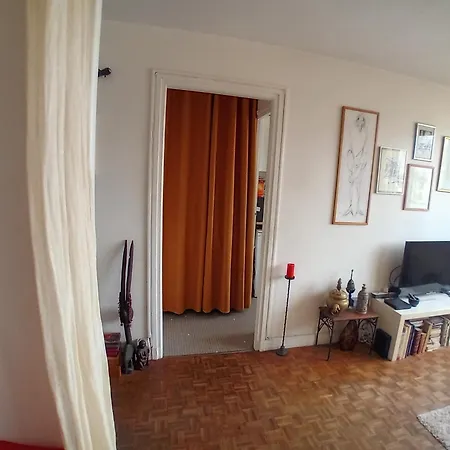 Jolie A 12 Em * Paříž